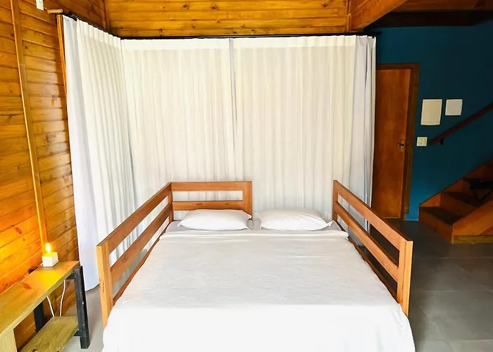 Casa Com Banheira, Piscina E Quadra De Areia